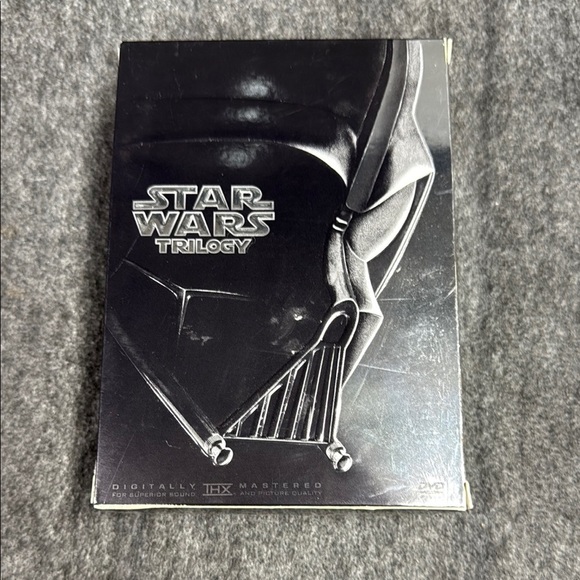 Star Wars Trilogy DVD Set - Silver and Black - Picture 2 of 11